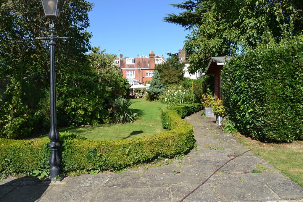 Cranleigh Hotel 赖盖特 外观 照片